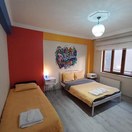 Deeps Hostel Eskisehir Bagian luar foto